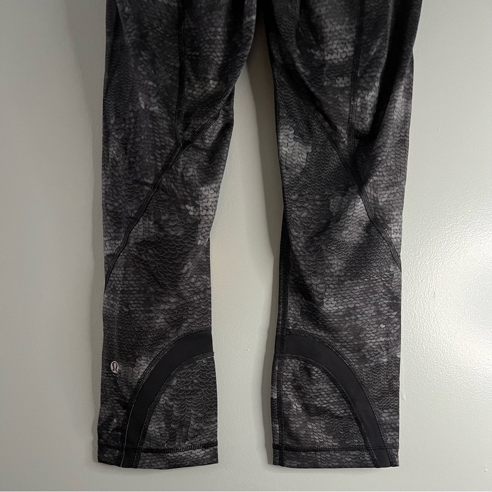 lululemon Inspire Crop II *All Full-On Luxtreme - Picture 4 of 9